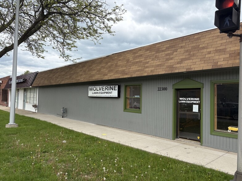 22300 Harper Ave, Saint Clair Shores, MI for lease - Building Photo - Image 2 of 8