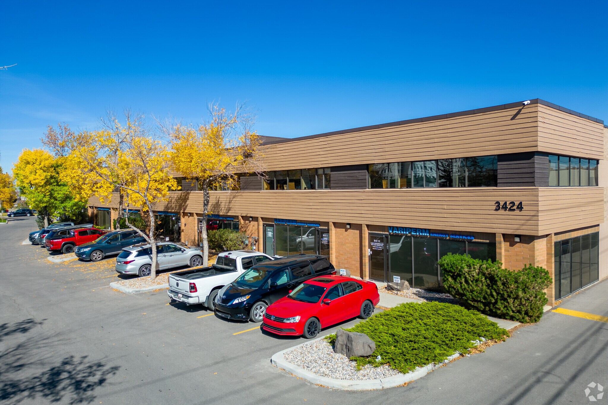 3424 26th St NE, Calgary, AB for sale Primary Photo- Image 1 of 1