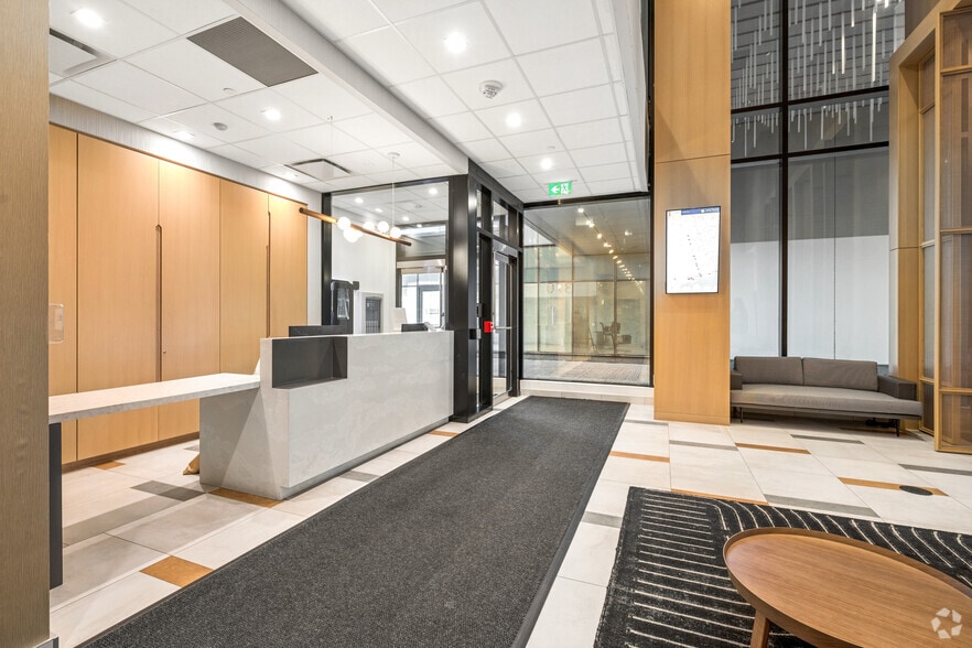 370 Queens Quay W, Toronto, ON à louer - Hall d’entrée - Image 3 de 44