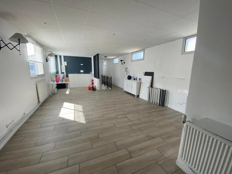 Office in Saint-Maur-des-Fossés for lease - Building Photo - Image 2 of 8