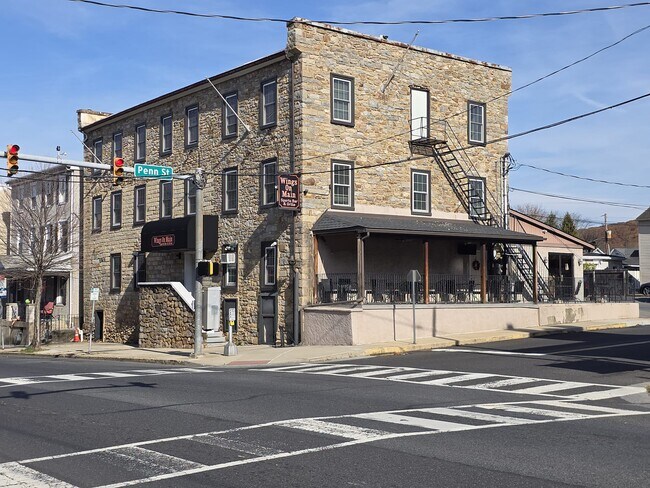 More details for 605 Main St, Hellertown, PA - Retail for Sale