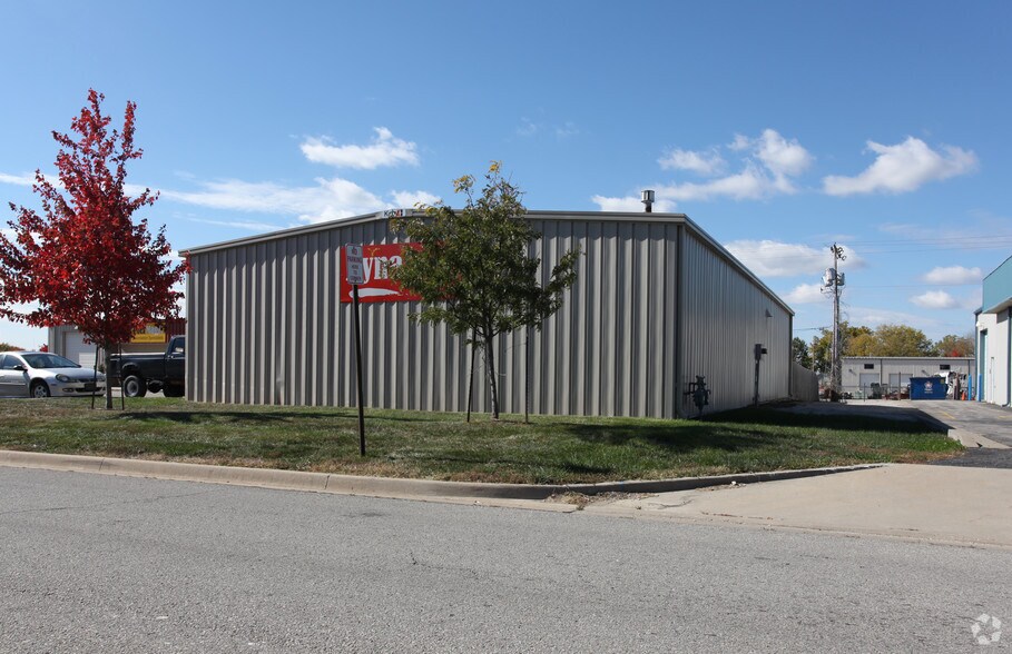 13016-13018 2nd St, Grandview, MO à vendre - Photo du bâtiment - Image 2 de 2