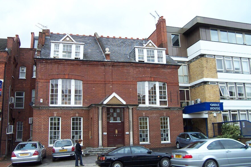 237 Regents Park Rd, Londres à louer - Photo du bâtiment - Image 2 de 8