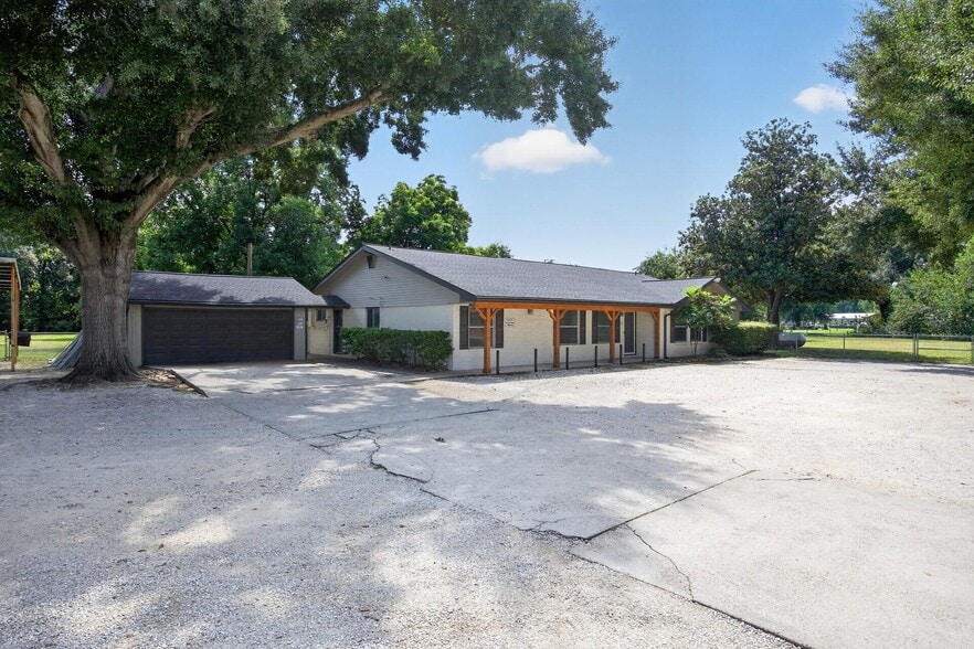 9326 Kay Ln, Houston, TX à vendre - Photo du bâtiment - Image 3 de 39