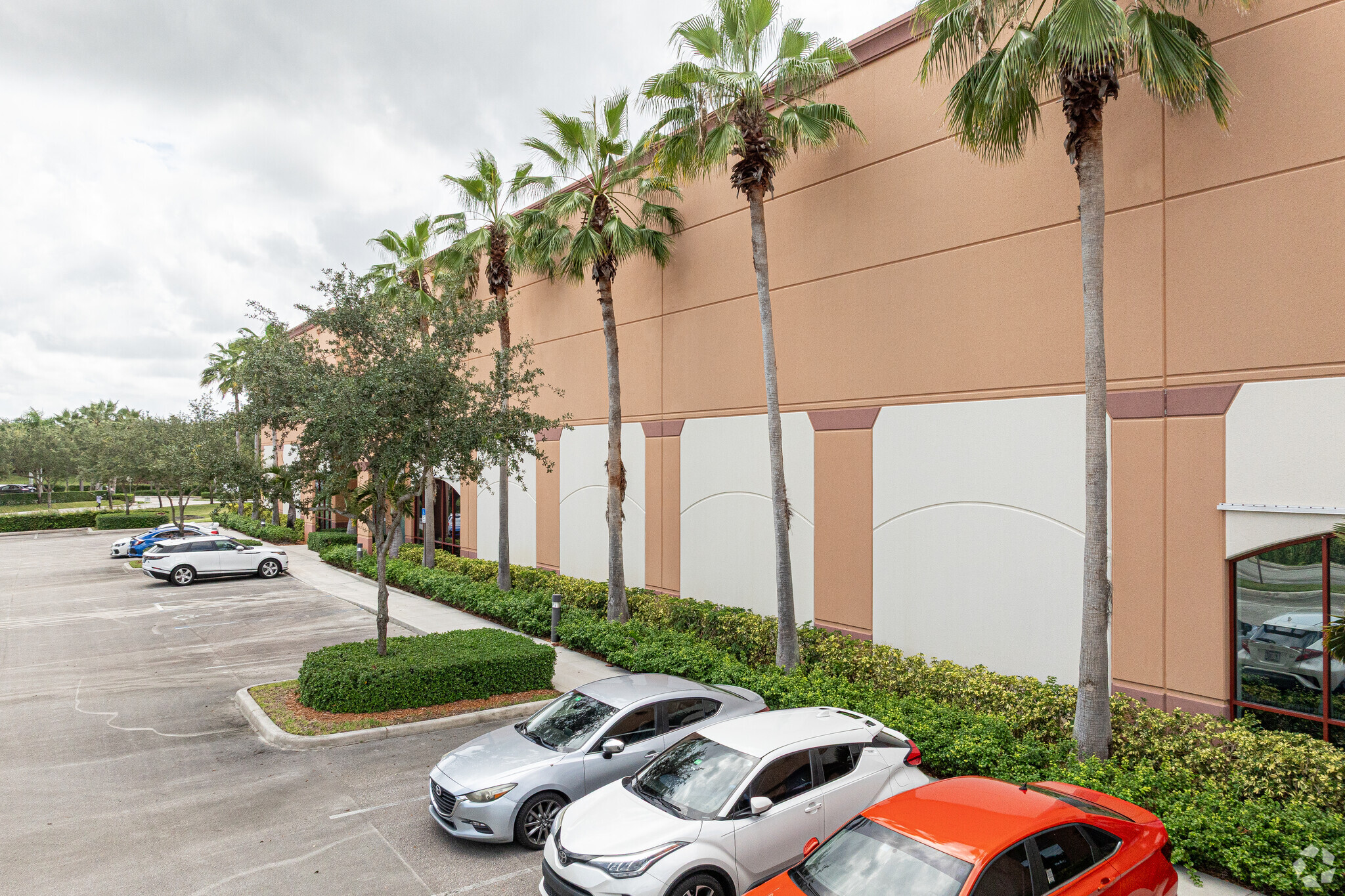 9600 Premier Pky, Miramar, FL for lease Primary Photo- Image 1 of 6