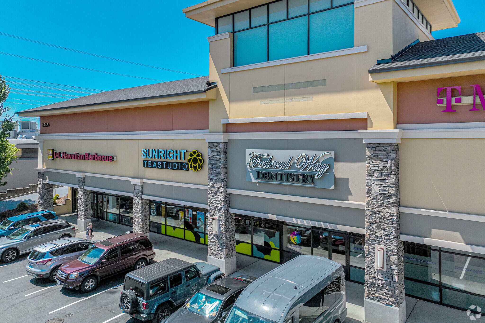 32057-32073 Pacific Hwy S, Federal Way, WA for lease Building Photo- Image 1 of 5