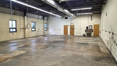1486 Highland Ave, Cheshire, CT for lease Interior Photo- Image 2 of 6