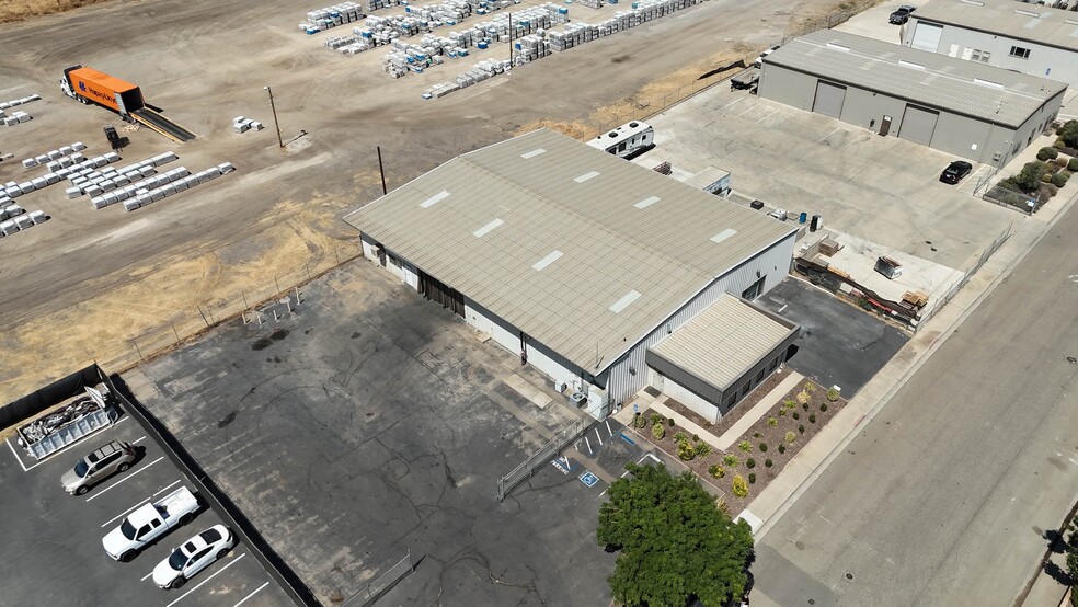 2801 Lassiter Ln, Turlock, CA for lease - Building Photo - Image 3 of 12