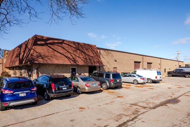 More details for 3206-3210 W Lake Ave, Glenview, IL - Industrial for Lease