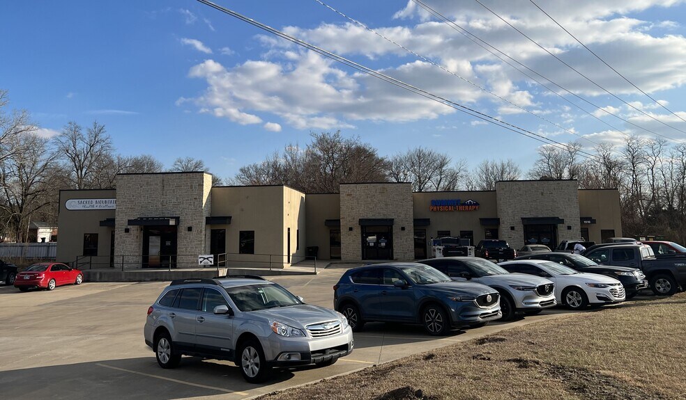 1516 N Lynn Riggs Blvd, Claremore, OK à vendre - Photo du bâtiment - Image 1 de 4