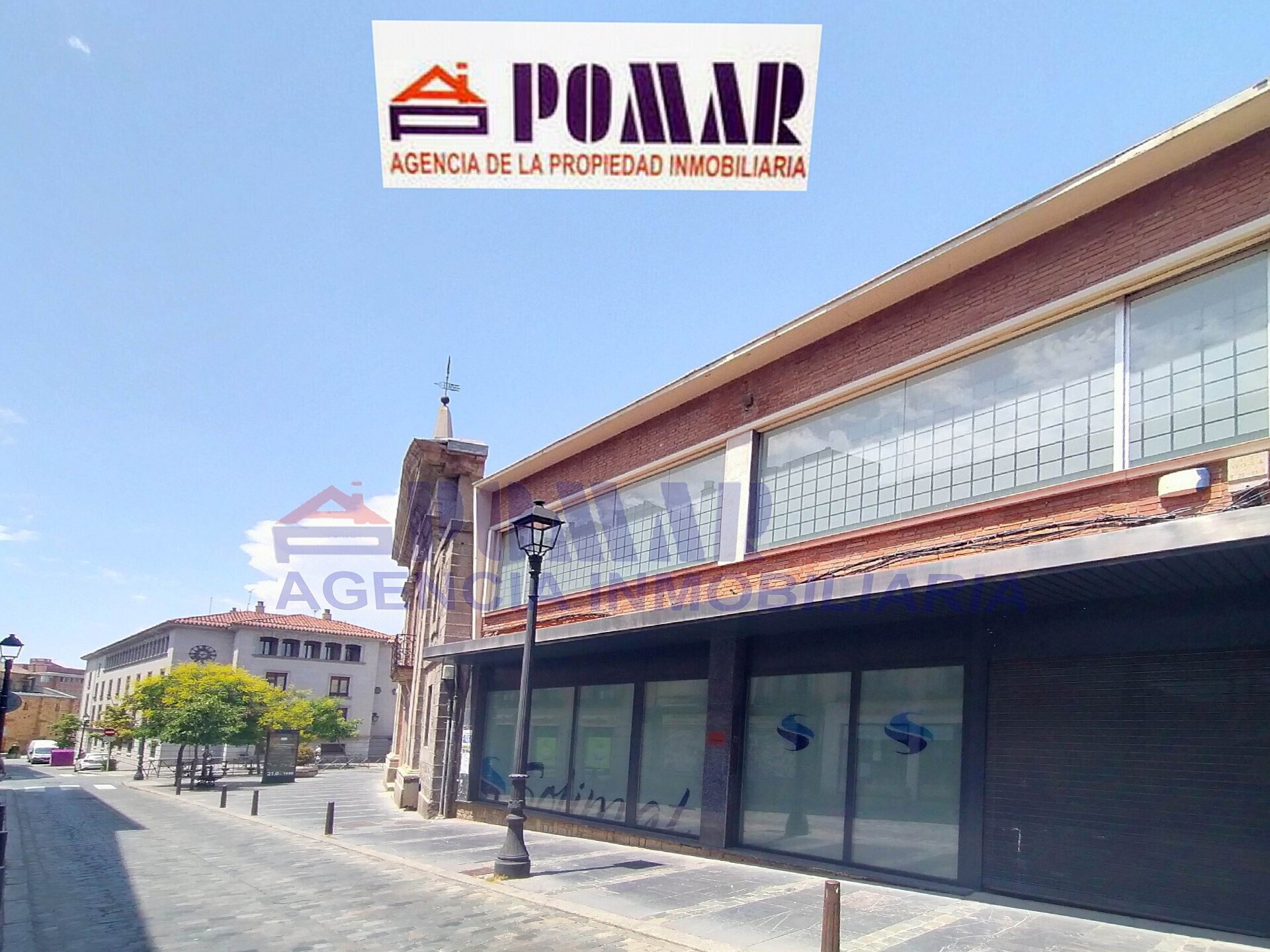 Office/Retail in Ávila, Ávila for lease Primary Photo- Image 1 of 3