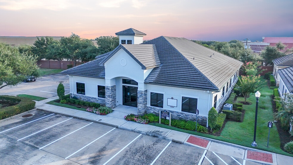4718 Riverstone, Missouri City, TX for lease - Building Photo - Image 3 of 12