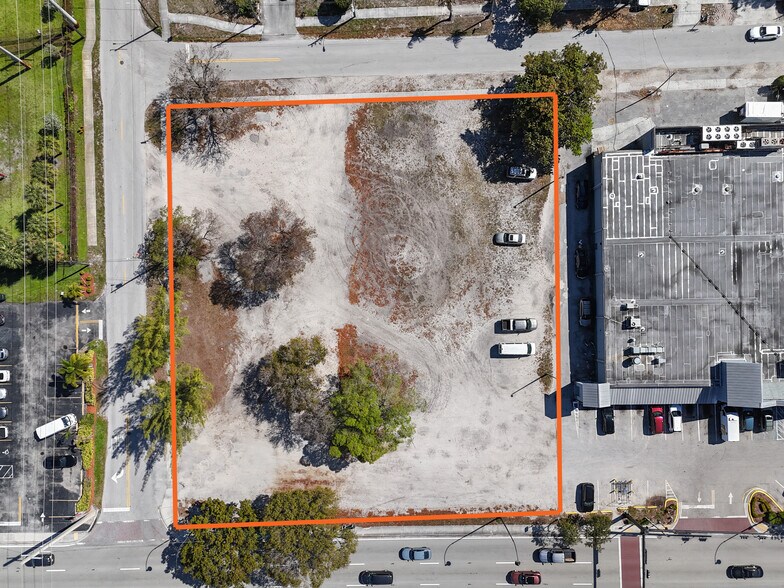 180 W Hillsboro Blvd, Deerfield Beach, FL à louer - Photo principale - Image 1 de 4