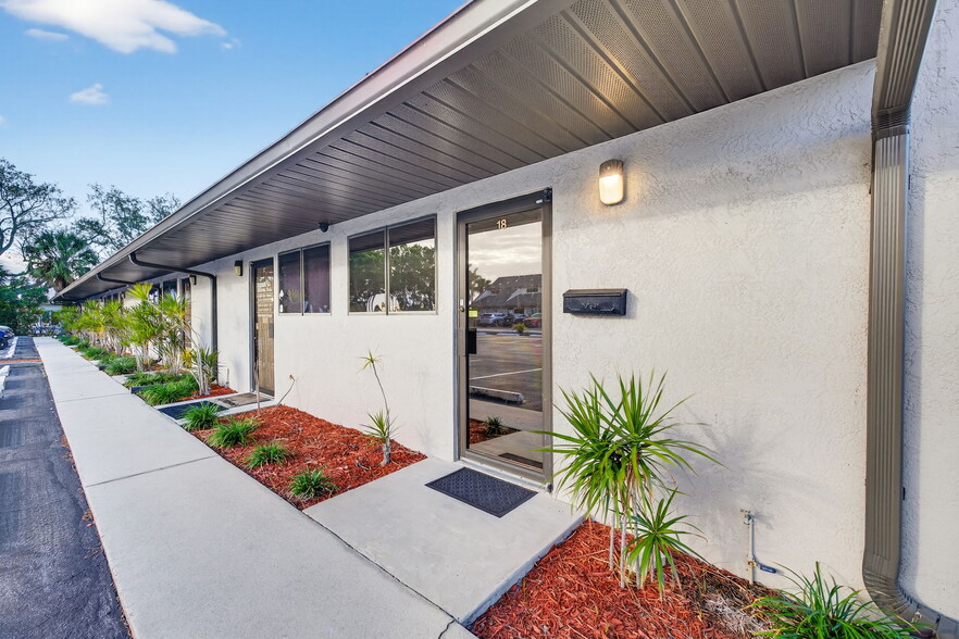 5235 Ramsey Way, Fort Myers, FL for sale - Building Photo - Image 3 of 68