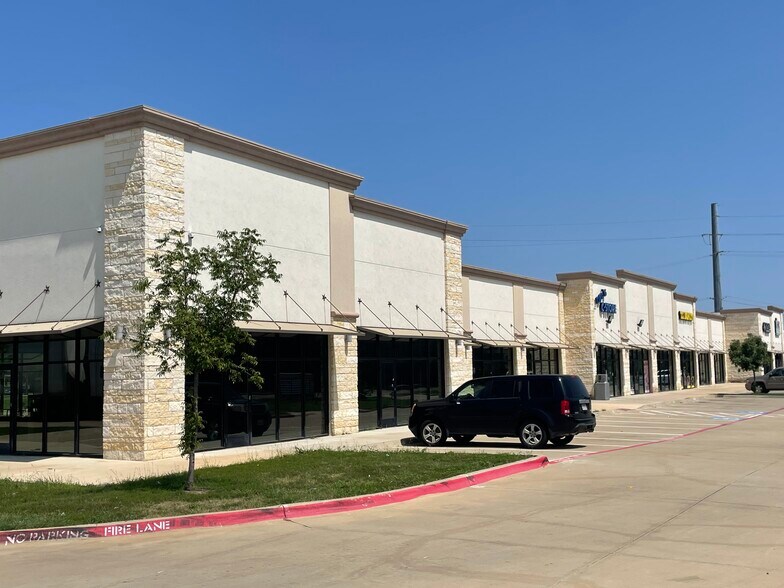 429 E Interstate 30, Garland, TX à louer - Photo du bâtiment - Image 3 de 3