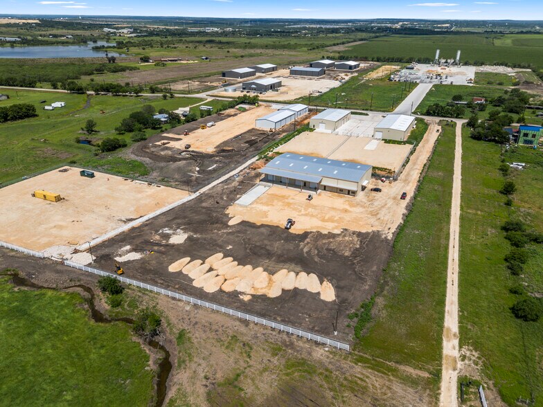 782 Soechting Rd, New Braunfels, TX à louer - Photo du bâtiment - Image 2 de 6
