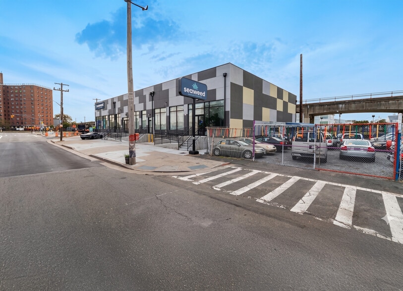 7317 Beach Channel Dr, Arverne, NY for lease - Building Photo - Image 2 of 7