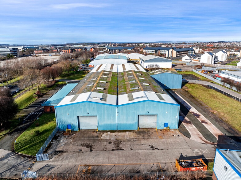 24 South Gyle Cres, Edinburgh à louer - Photo du bâtiment - Image 3 de 6