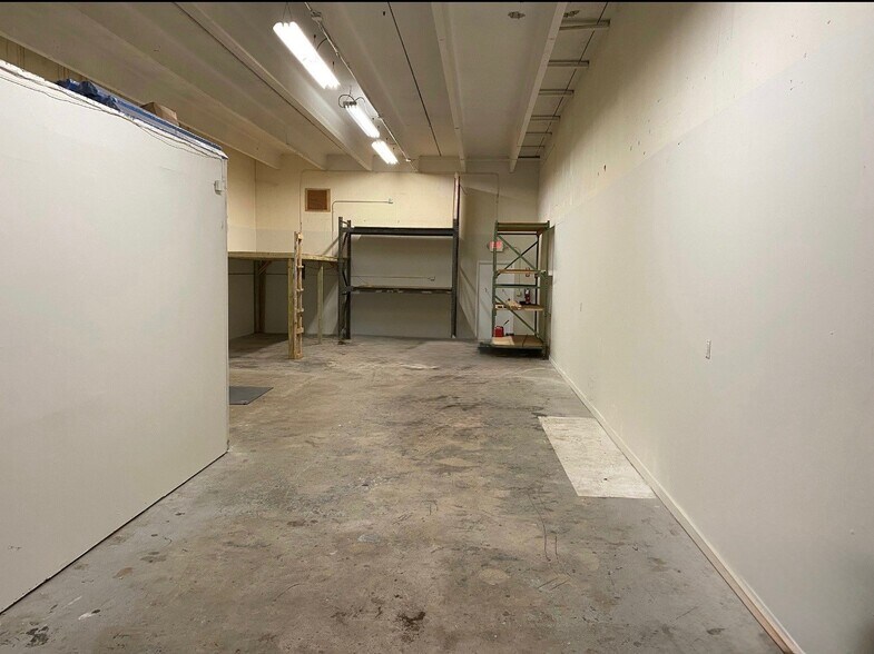 1400 Forsythe Rd, West Palm Beach, FL for lease - Interior Photo - Image 3 of 5