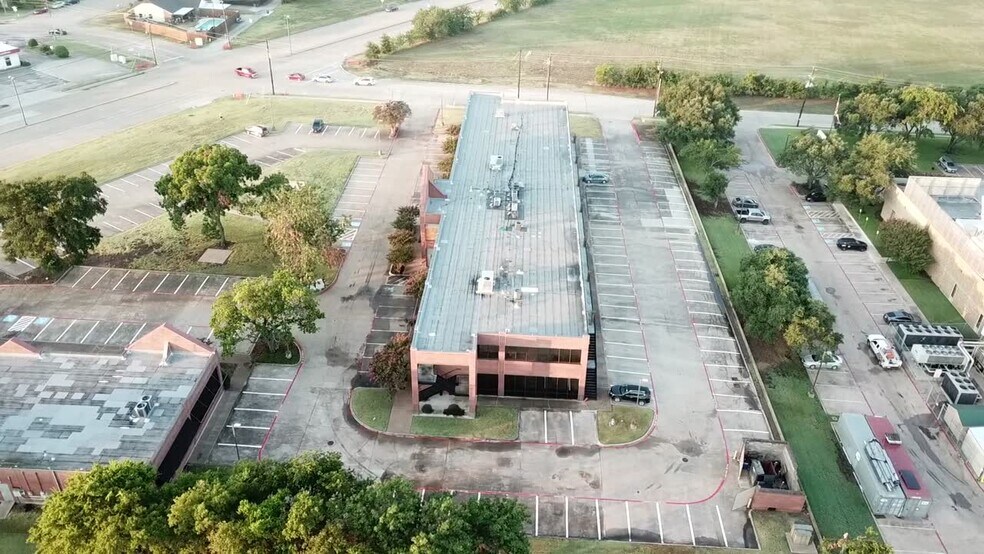 1022 S Greenville Ave, Allen, TX à louer - Vidéo sur l’inscription commerciale - Image 2 de 19