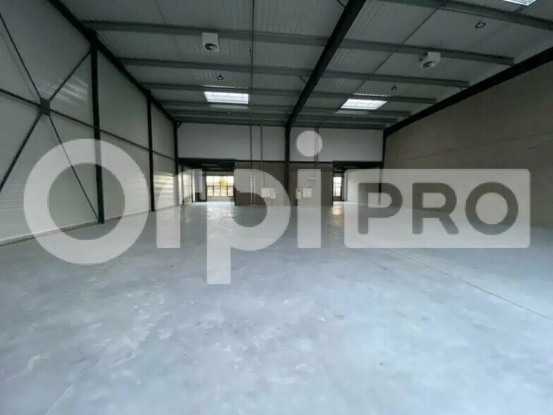 Local d'activités dans Montgeron à vendre - Photo du bâtiment - Image 3 de 7