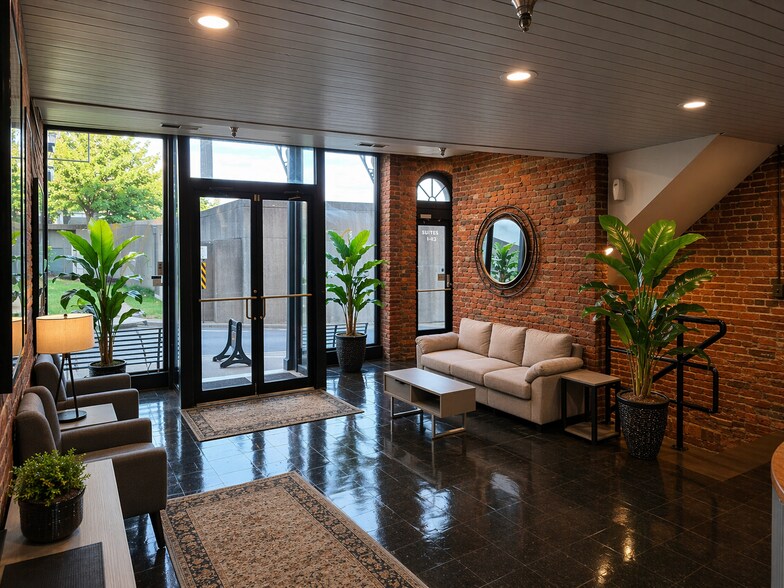 101 N 7th St, Louisville, KY à louer - Photo du bâtiment - Image 2 de 8