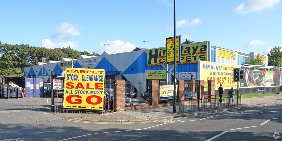 Uxbridge Rd, Southall à louer - Photo du bâtiment - Image 3 de 6