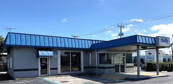 Freestanding Retail Building on Federal Hwy. - Drive Through Restaurant