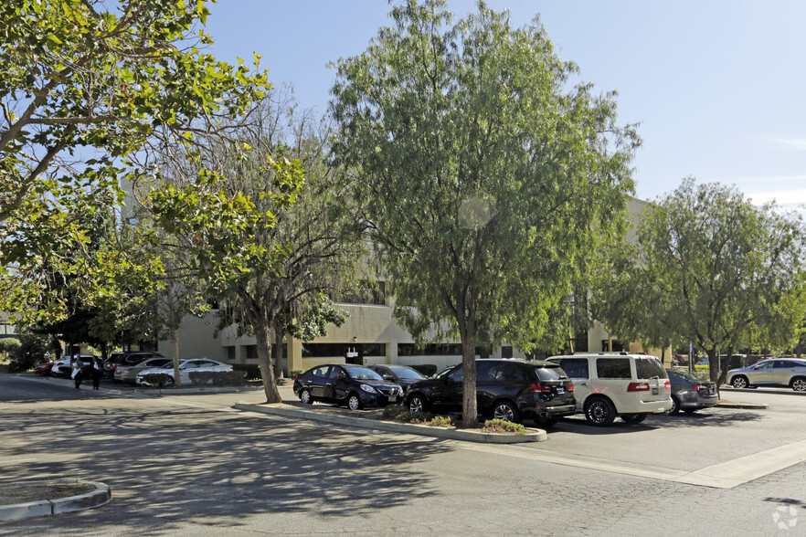 2876 Sycamore Dr, Simi Valley, CA for lease - Building Photo - Image 3 of 5