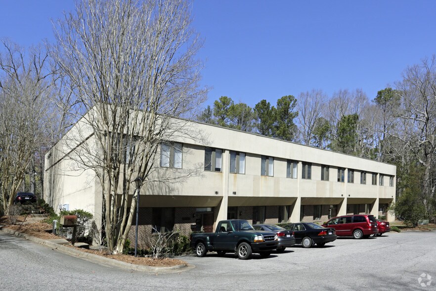 1215 Jones Franklin Rd, Raleigh, NC à louer - Photo du bâtiment - Image 2 de 5