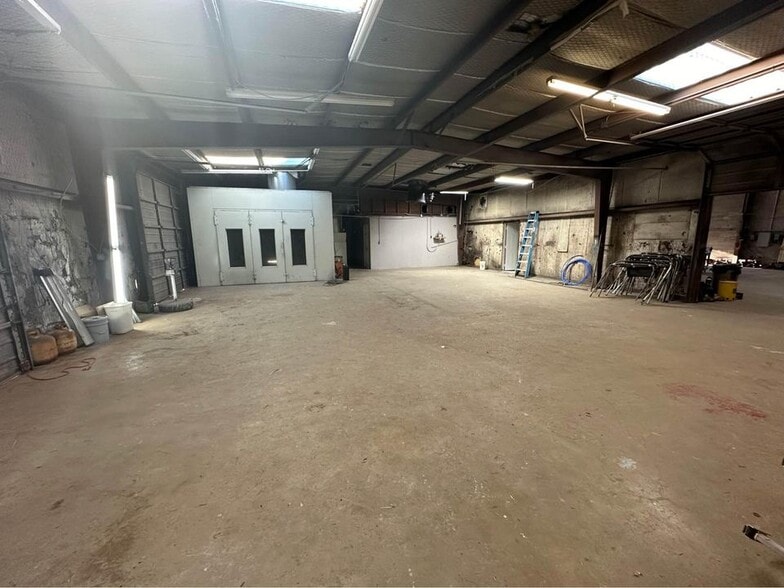 306 N Perry St, Palestine, TX for lease - Interior Photo - Image 2 of 9