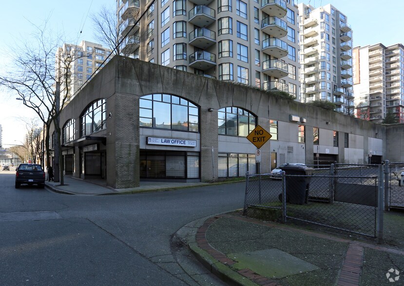 828 Agnes St, New Westminster, BC for lease - Building Photo - Image 2 of 23
