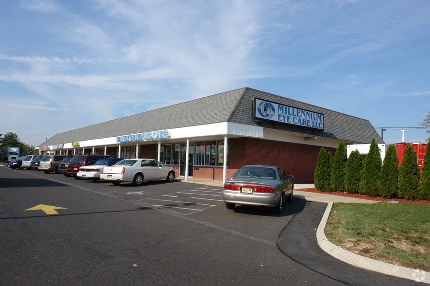 400 US Highway 130, East Windsor, NJ for lease - Building Photo - Image 2 of 4