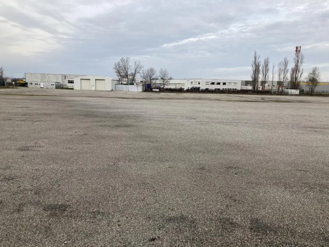 196 Chemin Du Lortaret, Saint-Priest for lease Primary Photo- Image 1 of 6