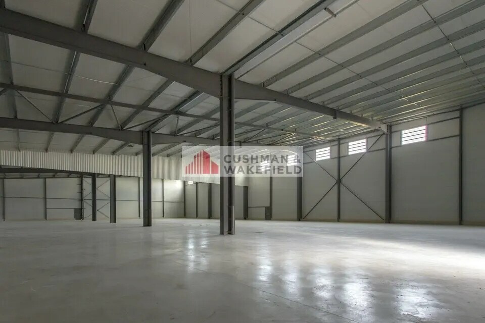 Flex in Beaucaire for lease Interior Photo- Image 1 of 3