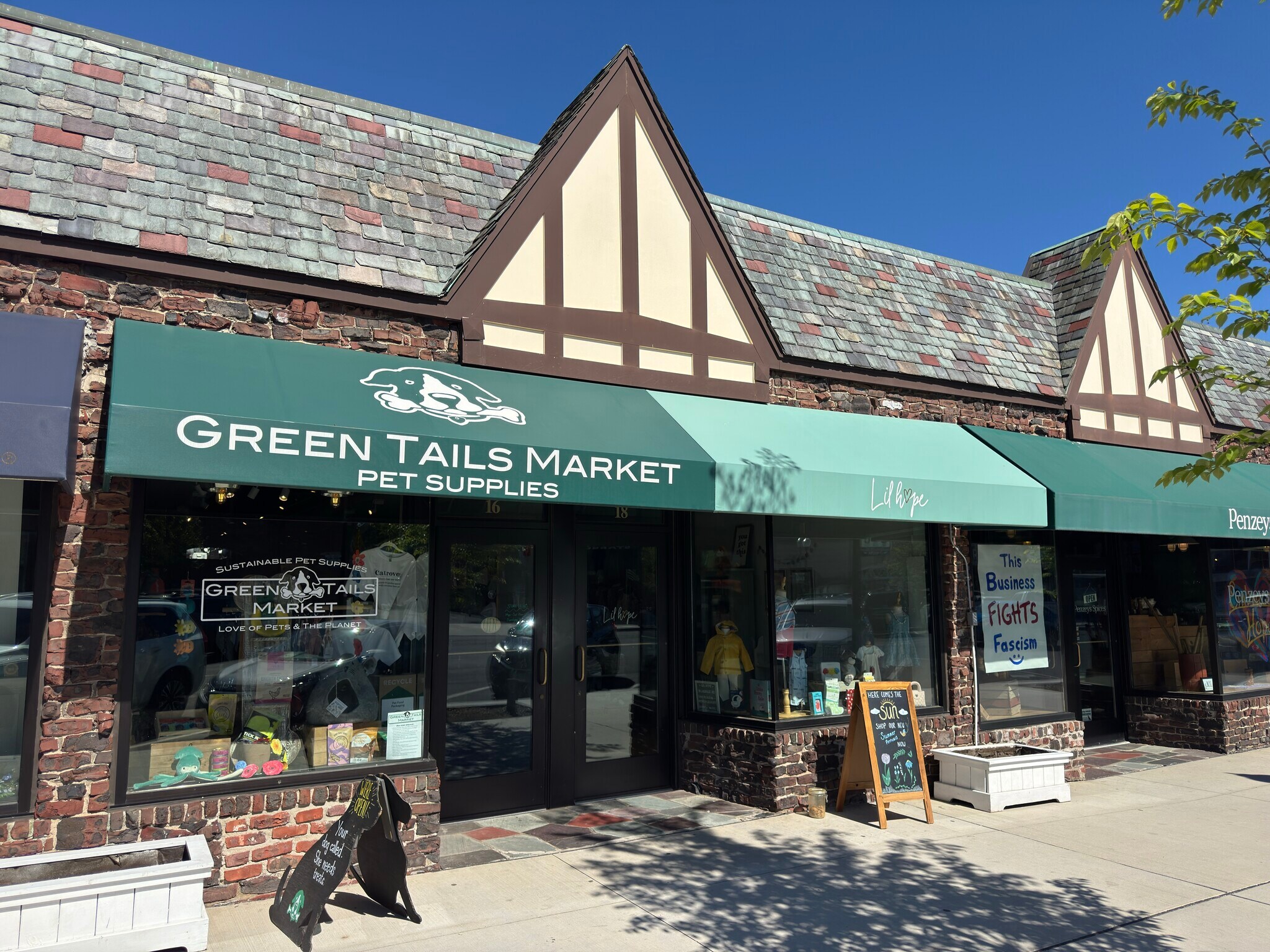 10-18 Lasalle Rd, West Hartford, CT for lease Interior Photo- Image 1 of 2