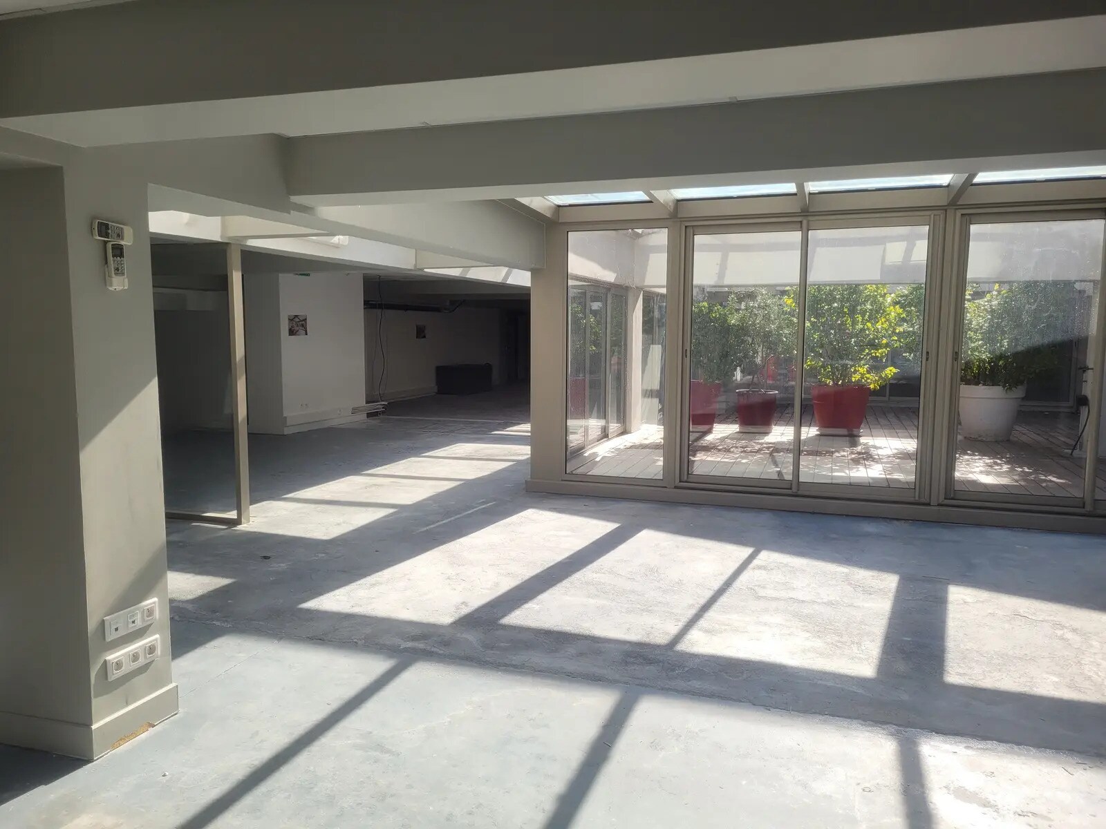 Office in Paris for sale Interior Photo- Image 1 of 10