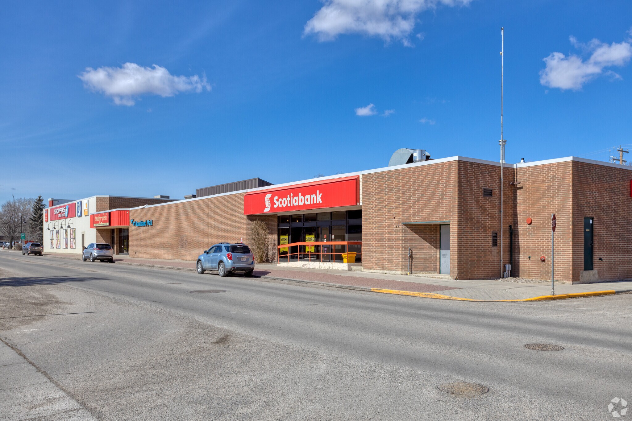 30 3rd Ave SE, High River, AB for sale Building Photo- Image 1 of 1