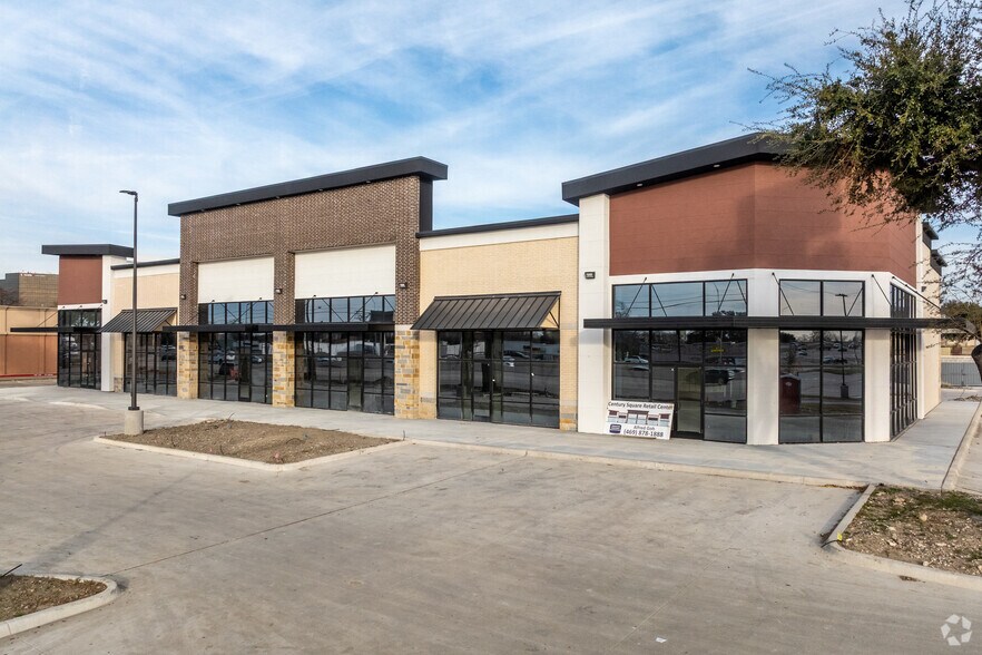 1700 N Central Expy, Plano, TX à louer - Photo du bâtiment - Image 2 de 7