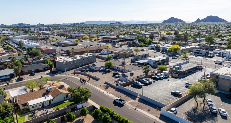 2614-2620 N 72nd Pl, Scottsdale, AZ à vendre - Photo du bâtiment - Image 2 de 11