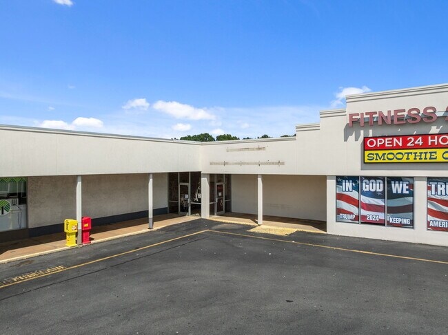 Plus de détails pour 607 S Main St, King, NC - Commerce de détail à louer