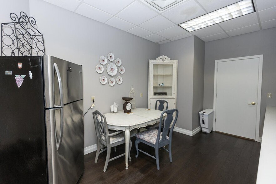 3060 S Fremont Ave, Springfield, MO à louer - Photo intérieure - Image 2 de 63
