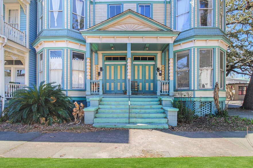 301 E Henry St, Savannah, GA à vendre - Photo du bâtiment - Image 2 de 82