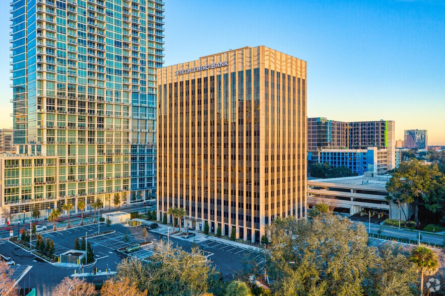 200 E Robinson St, Orlando, FL à louer - Photo du bâtiment - Image 1 de 8