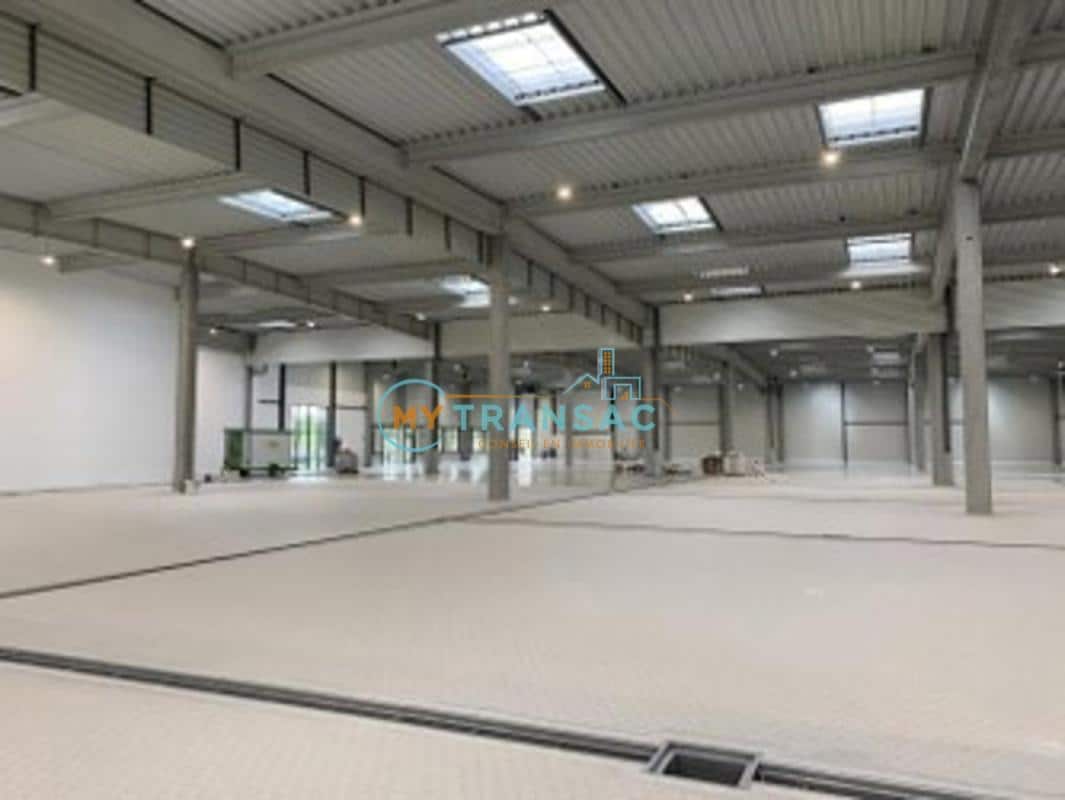 Industrial in Sucy-en-Brie for lease Interior Photo- Image 1 of 14