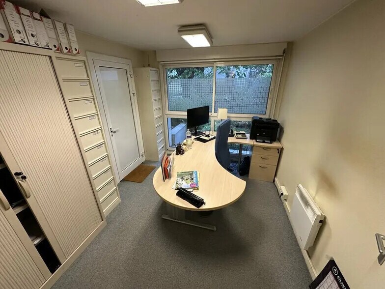 Flex in Saint-Maur-des-Fossés for lease - Building Photo - Image 3 of 8