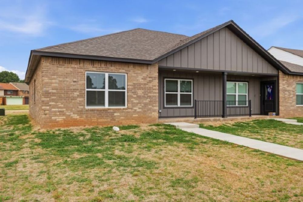 3611 & 3613 Frontier Avenue, Ponca City, OK à vendre Photo du bâtiment- Image 1 de 24