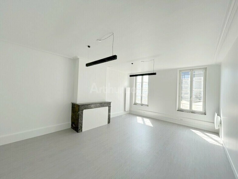 Office in Nancy for lease - Interior Photo - Image 1 of 6
