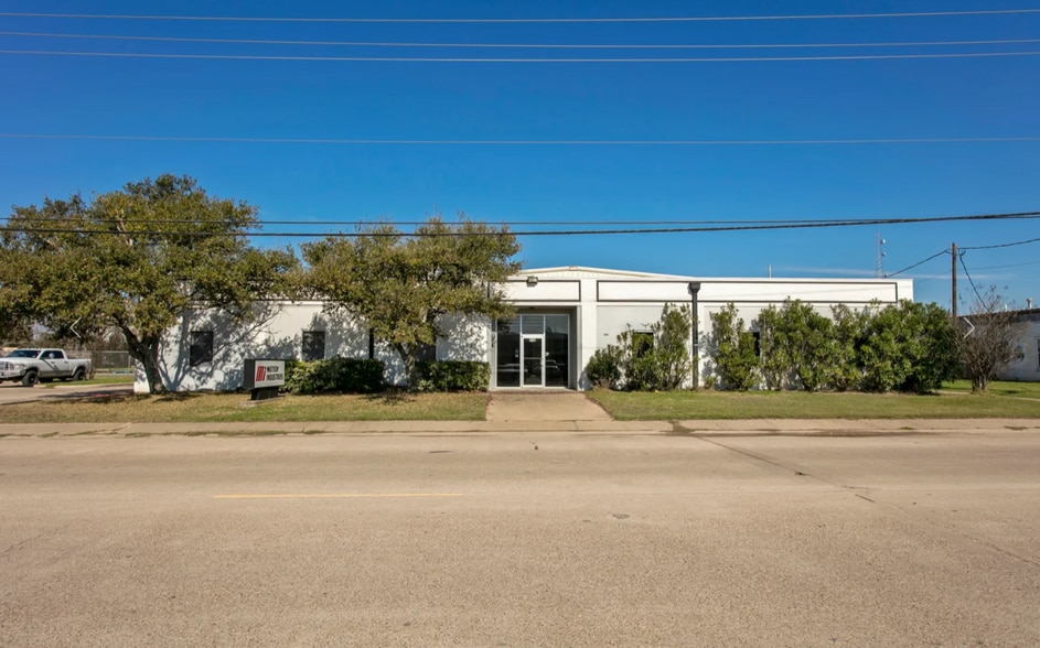610 W Carson St, Bryan, TX for lease - Primary Photo - Image 1 of 7