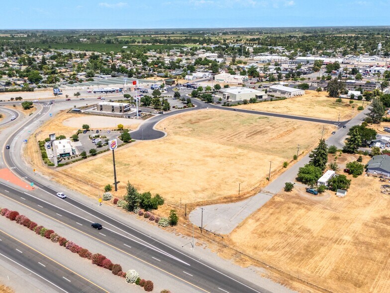 100 Frances Ln, Orland, CA à vendre - Photo du bâtiment - Image 2 de 4